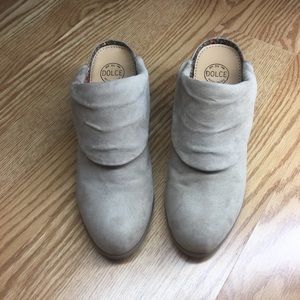 Dolce light tan mule shoes size 8 gently used!